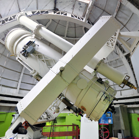 Légende : Le télescope de 1 m – droits : Frédéric Arenou