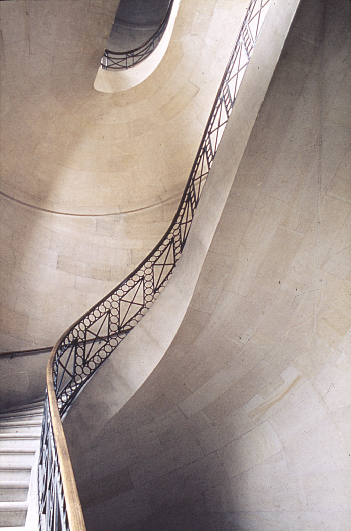 Escalier principal du bâtiment Perrault - droits : Observatoire de Paris